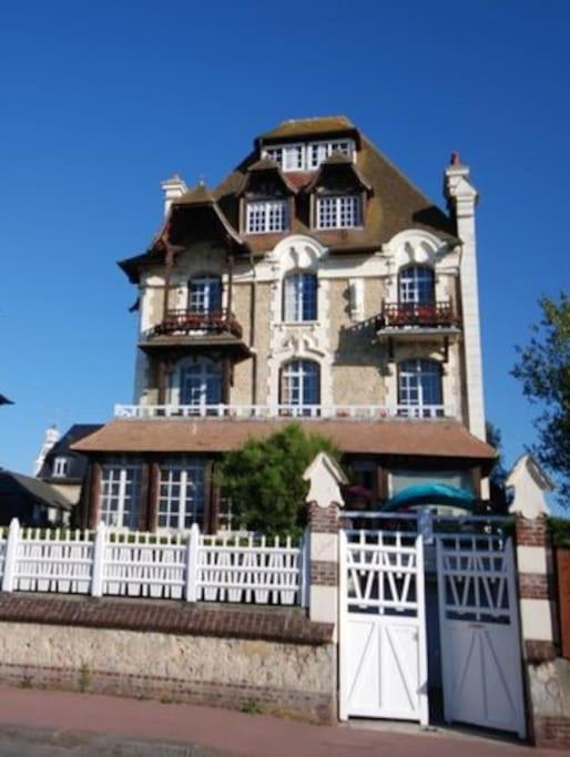 Les Embruns - Le Balcon - 2Eme Etage Apartman Deauville Kültér fotó